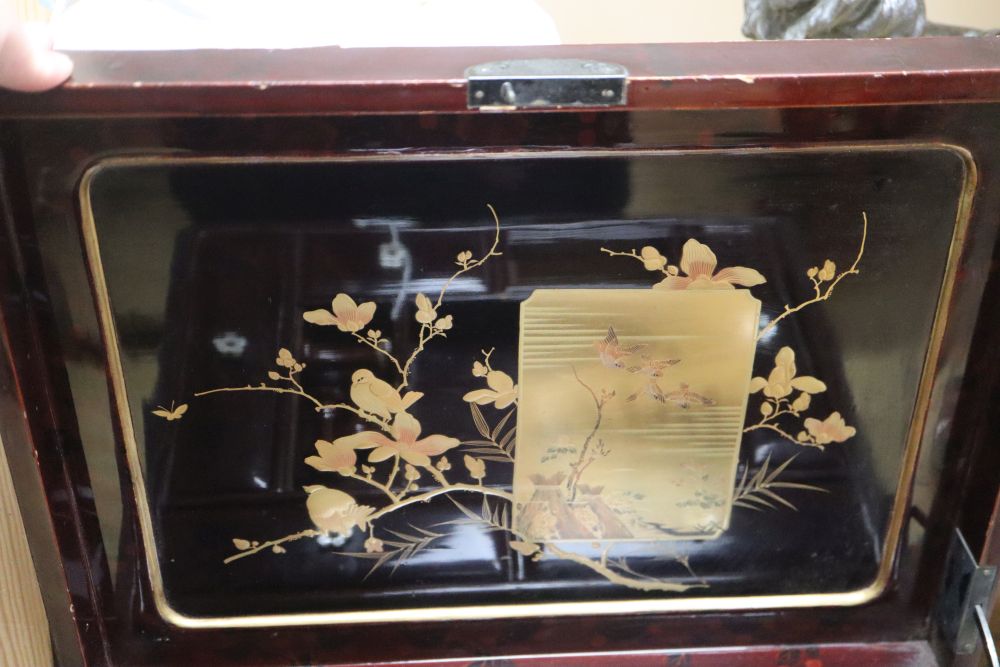 A Japanese lacquer and bone jewellery casket